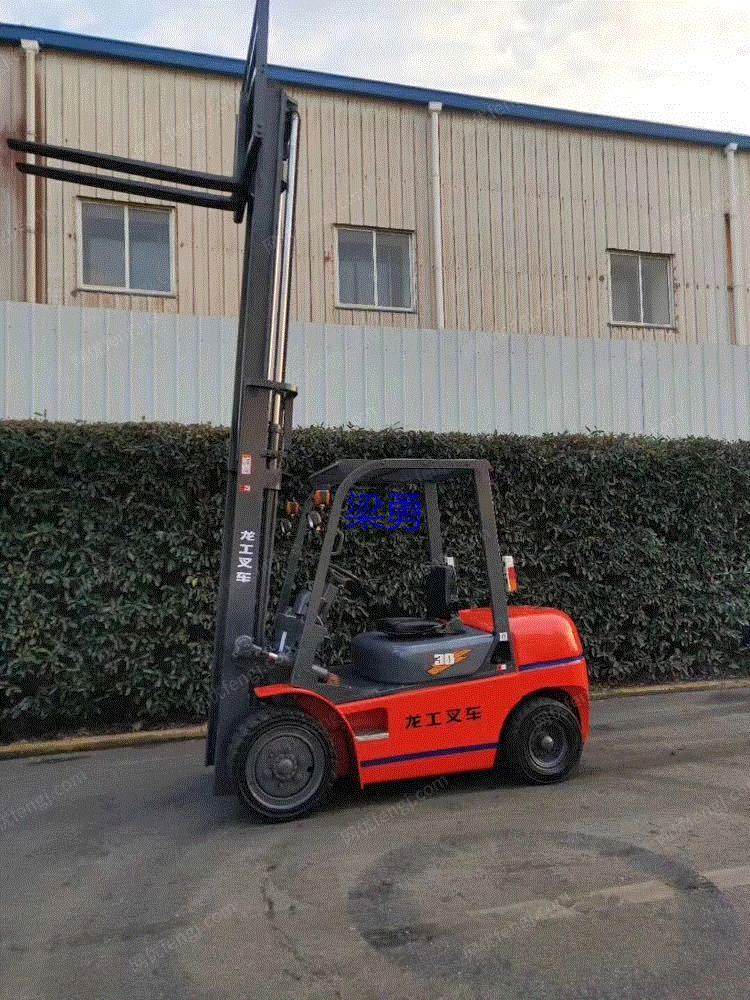 出售龙工3吨叉车升高4米