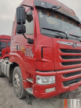 山东济宁转让17年解放天v半挂牵引车375马力车况原版手续齐全价格不高