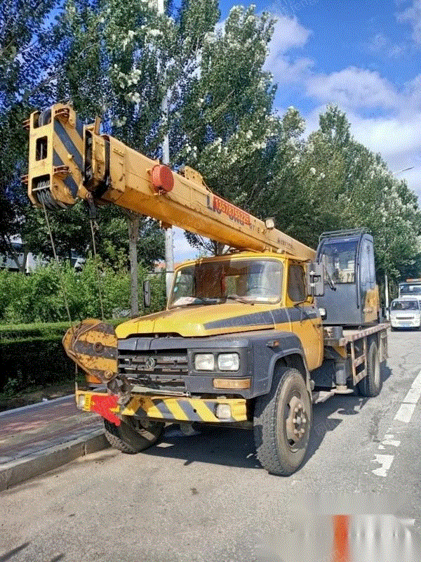 吉林长春出售柳工八吨吊车