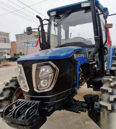 广东河源19年雷沃704拖拉机工作6百小时,带驾驶室出售