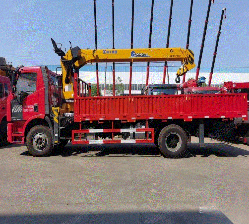 湖北随州解放8吨随车吊着急处理