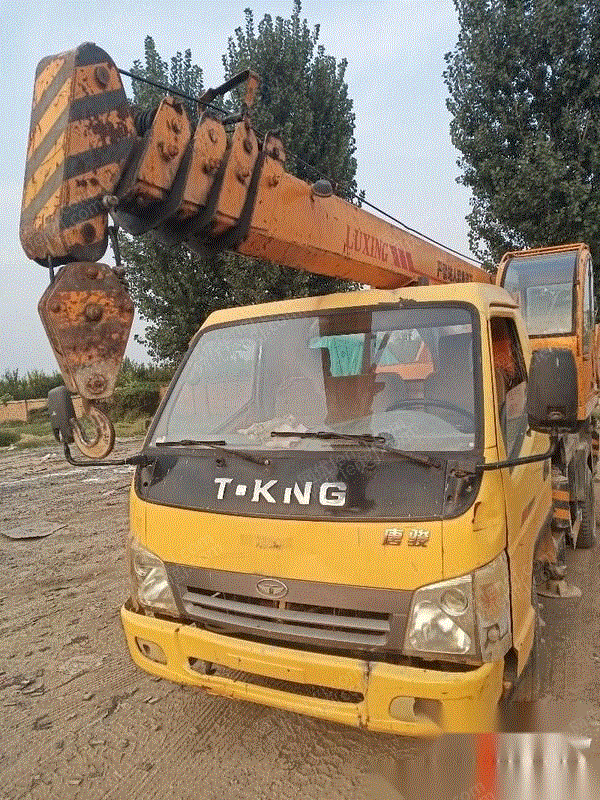 河北石家庄转让五吨汽车吊