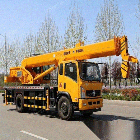 山东济宁转让福田25吨汽车吊起重性能表性能稳定