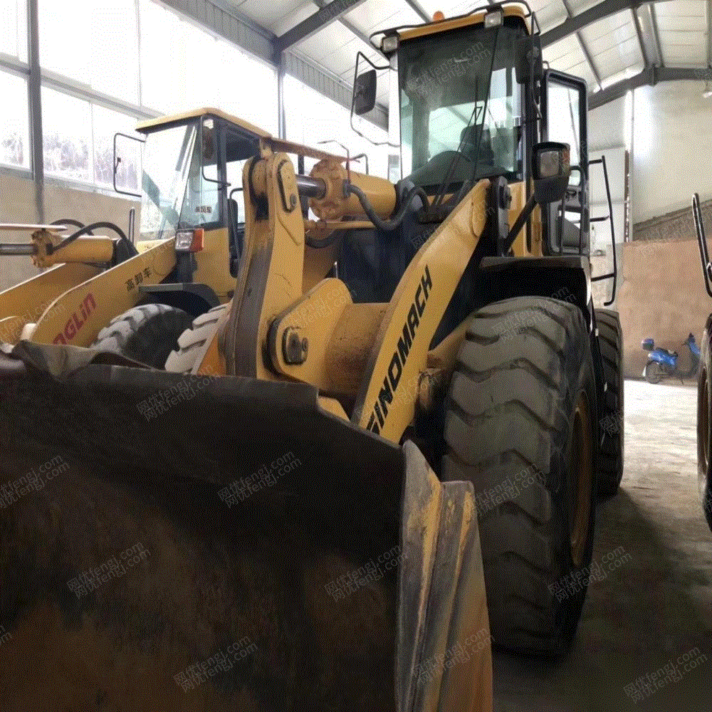 江苏南京18年常林956t装载机出售999999元