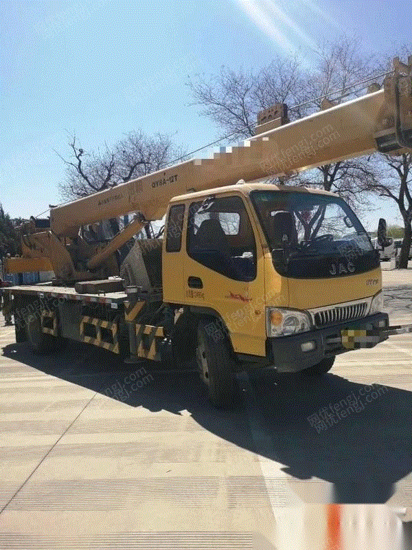 天津河西区转让柳工四节臂8吨吊车