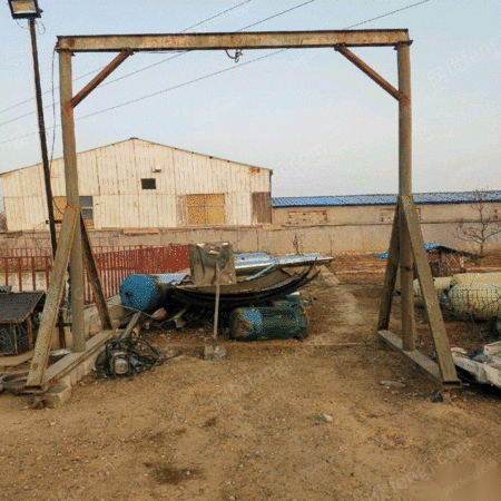 山东烟台出售自制龙门吊可以拆卸高3,7米,宽2,74米