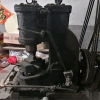 山东济南出售锻打设备40公斤空气锤一部， 出售价6500元  1台台钻. 出售价600元