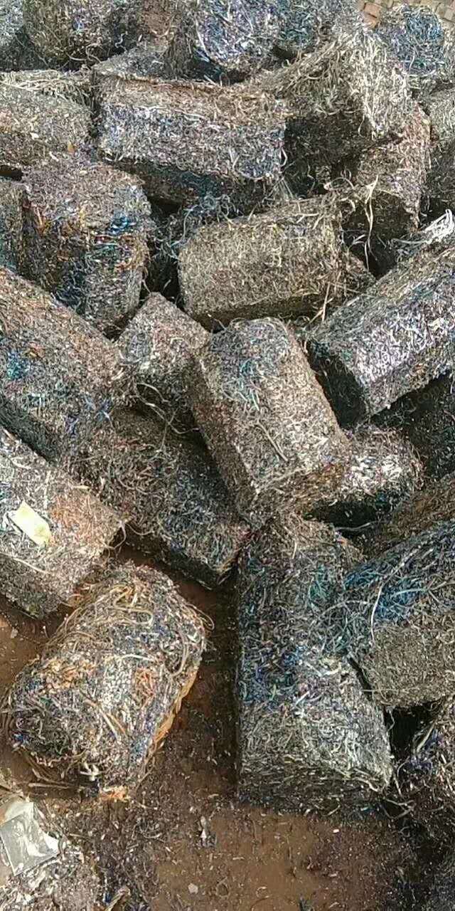 供应一批铁销小压块