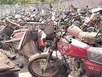 出售大量摩托车架子铁，发动机，铝 ，轮胎