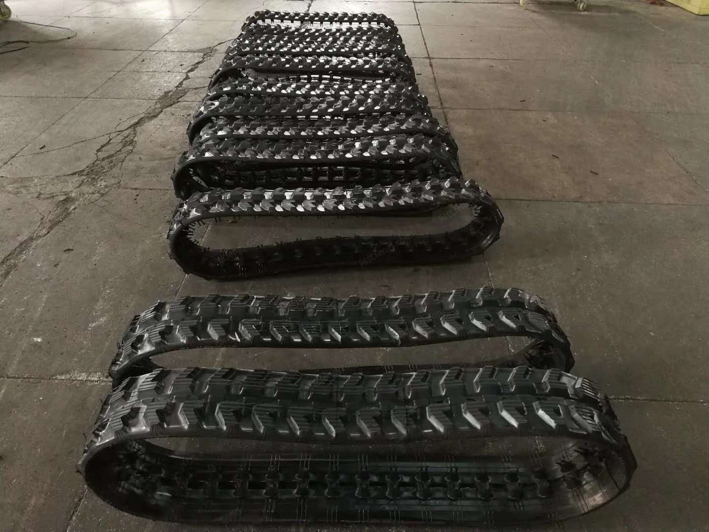 供应小挖机橡胶履带,橡胶履带价格,230*72*56橡胶履带