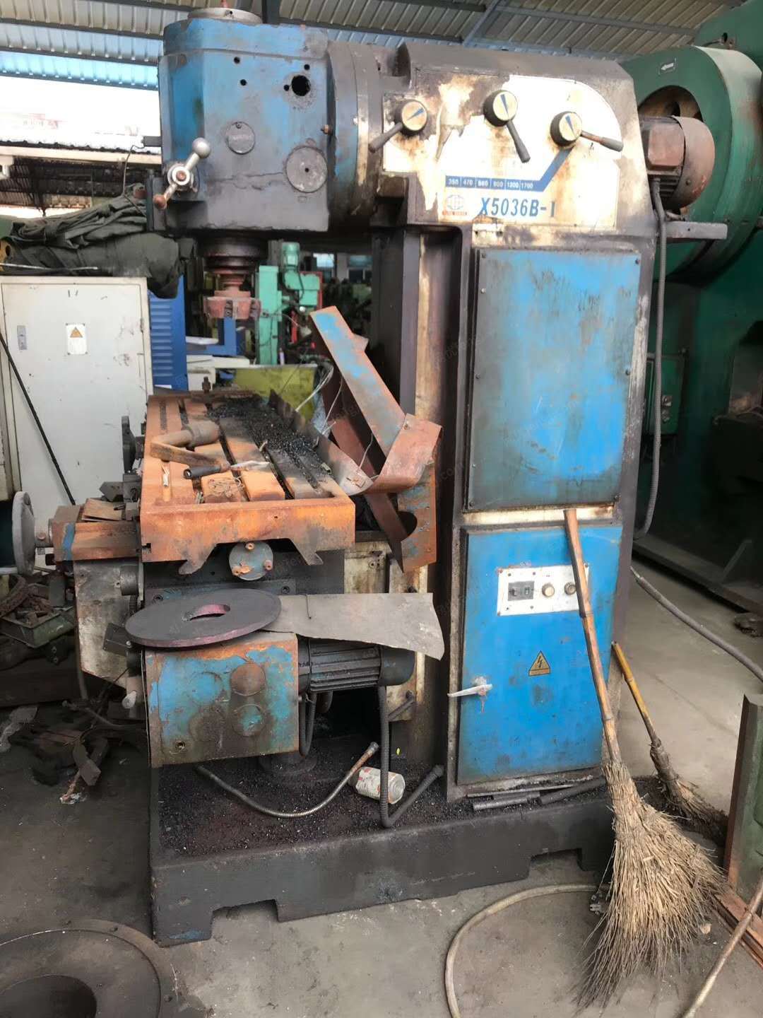 5036铣床一台工作台15米滑块12米出售