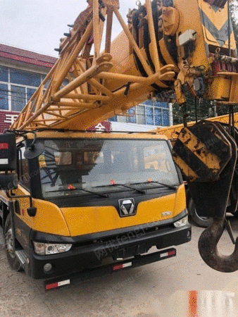 山东潍坊转让15年徐工25k5-1吊车