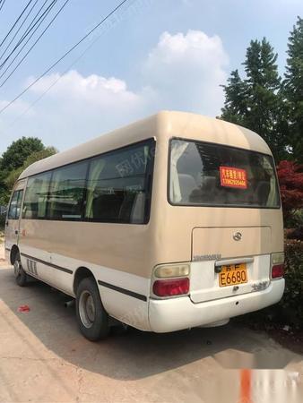江苏南通转让厦门金龙客车19座中型b1可开