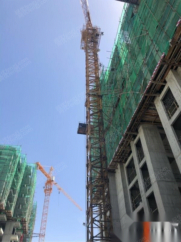 河北张家口转让11年金魁5010高度19个节子一道扶墙塔吊