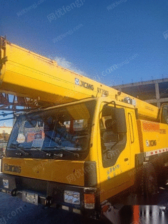 山东潍坊转让10年12月份精品徐工二十五吨五节臂吊车