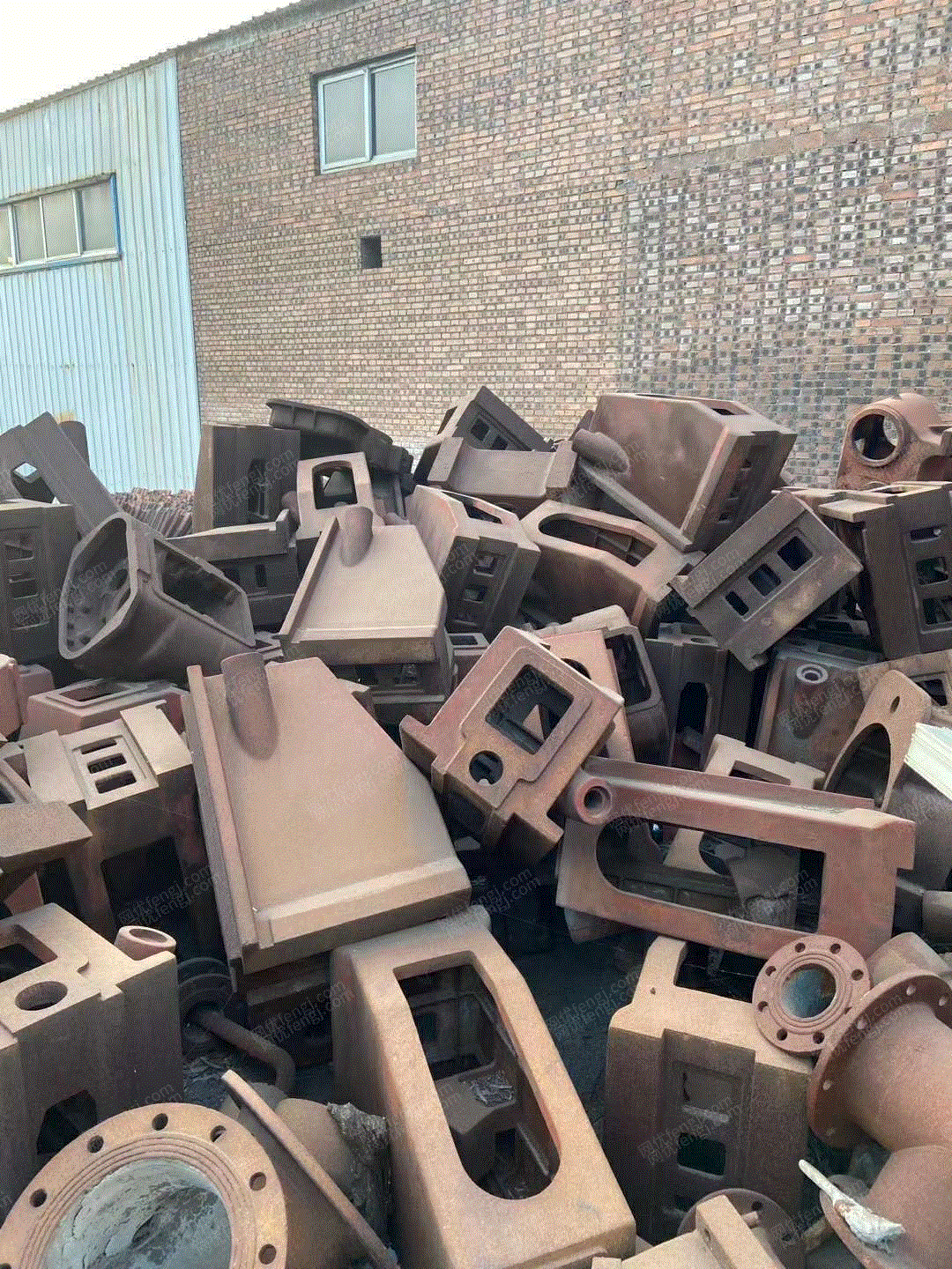 供应灰铁铸件18吨,货在晋城