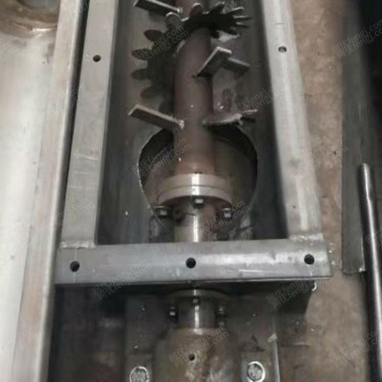 供应污泥螺旋输送机 鸿成环保 无轴U型螺旋输送机 输送设备价格