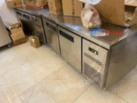 广东江门8.5成新新麦烤箱，打蛋器，冰箱工作台出售