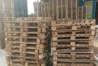 重庆北碚区出售大量二手木托盘，包装箱定制