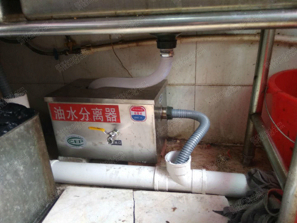 供应济南餐饮隔油池使餐厨废水油水分离收获大 油水分离设备出售