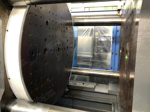 二手双色注塑机转让