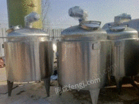 浙江台州出售二手不锈钢反应釜搪瓷反应釜搅拌罐储存罐冷凝器包装机