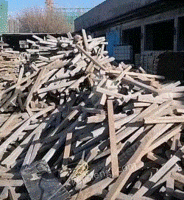 高价大量回收工地废模板废旧木方
