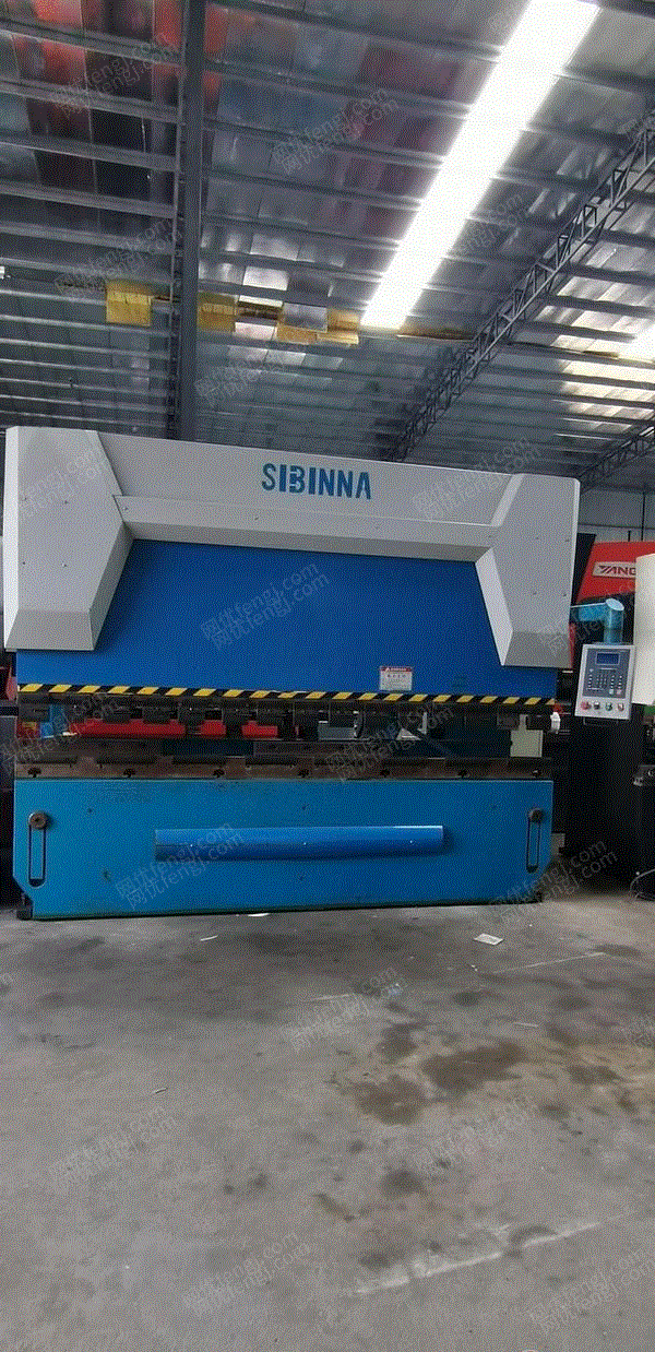 二手折弯机转让