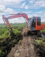 黑龙江黑河出售日立70挖掘机以及板车