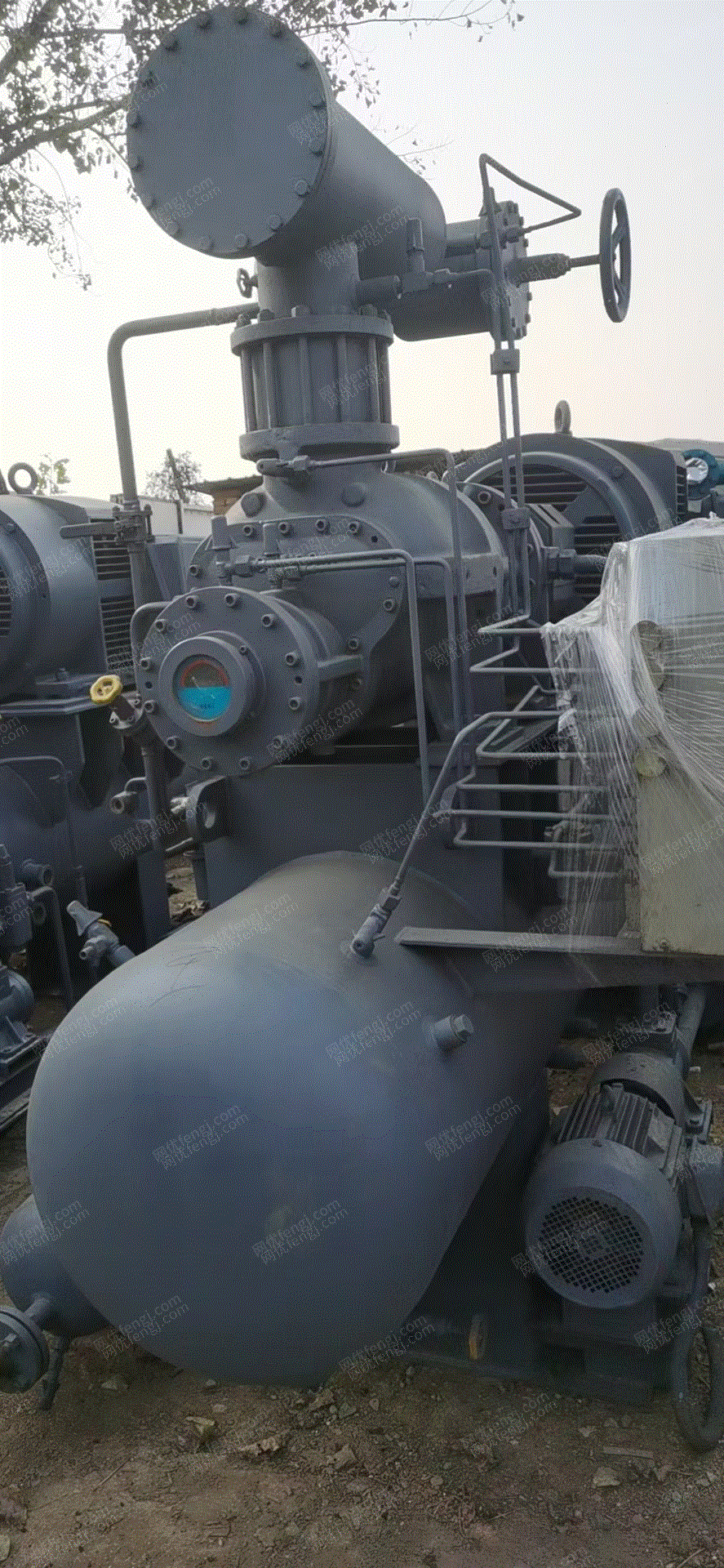 出售烟台冰轮氨机螺杆到货五台2012年产前川冰轮机头成色新外观漂亮