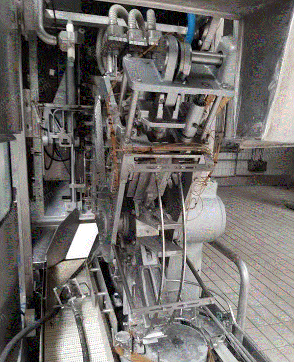 四川成都转让现货利乐tetrapakTBA/8机1000ml灌装机 二手乳品厂设备回收