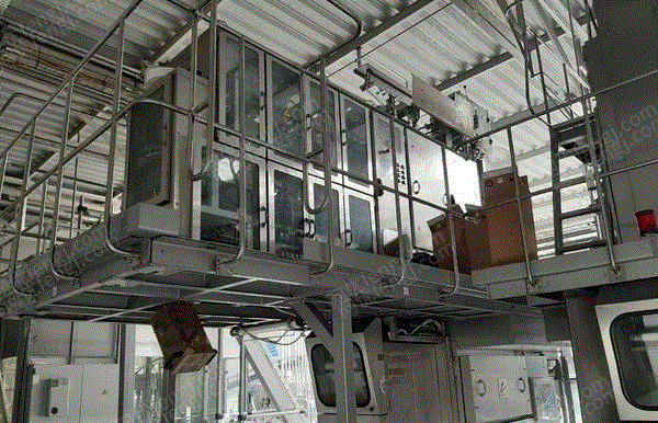 四川成都转让现货利乐tetrapakTBA/8机1000ml灌装机 二手乳品厂设备出售