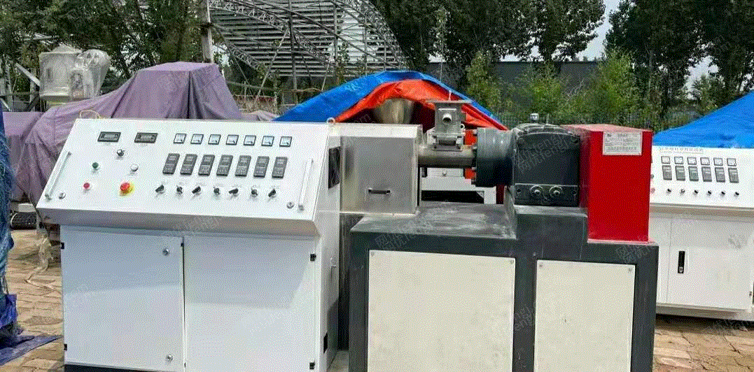 二手?jǐn)D出片材機(jī)出售