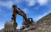 新疆乌鲁木齐出售12年凯斯470挖掘机，1.2万多小时