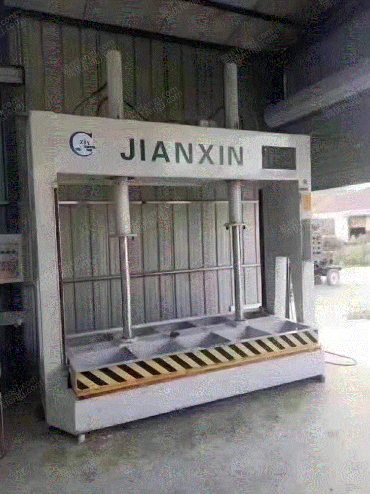 二手木工压机出售