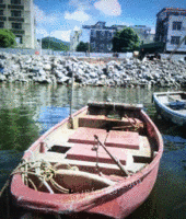出售红艇:长4.6米x宽1.6米