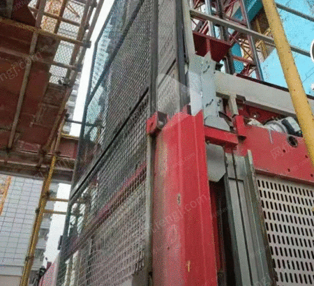 二手建筑施工电梯出售