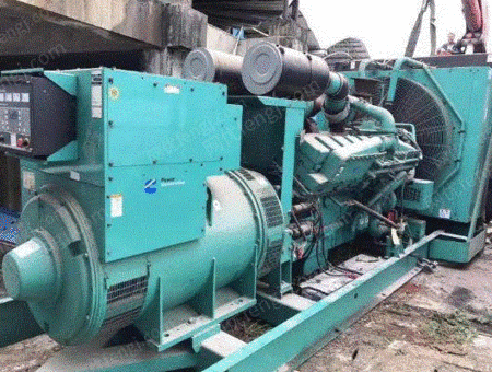 中古のカミングス発電機を購入