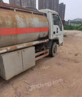 江苏徐州出售无手续5吨油罐车新加油机