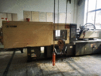 Injection molding machine and peripheral equipment