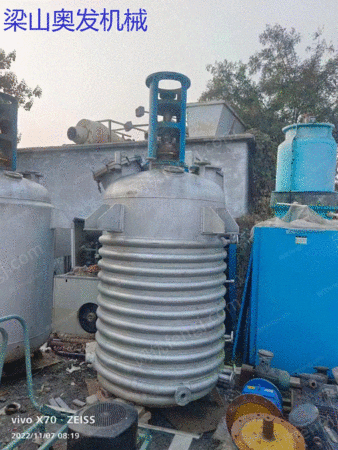 新着2トンの優れた反応釜2台材質316、1台6つの厚い内外コイル、1台10つの厚い外側ジャケット