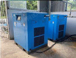 様々なタイプのスクリュー式空気圧縮機を全国で高値回収