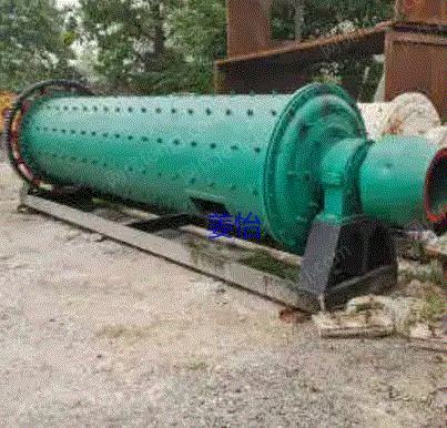 中古2.*4.5mボールミルの回収