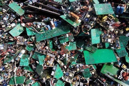 上海地区リサイクル工場の配線基板