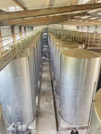 100~200立方タンク複数台