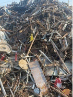 大量回收各种废钢铁，剪切料，钢筋压块等