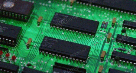 広東省で高価な電子部品の大量回収