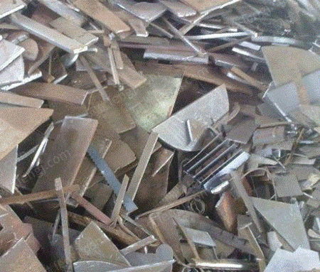 広東省で長期にわたり大量の現金がアルミ廃棄物を回収