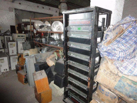 浙江省嘉興市で使用済みパワーアンプを大量回収