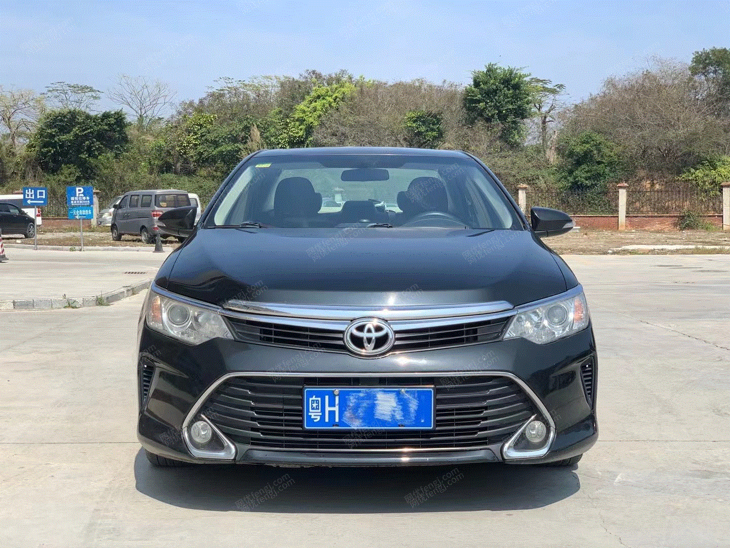 17年丰田凯美瑞20e10周年纪念精英版出售